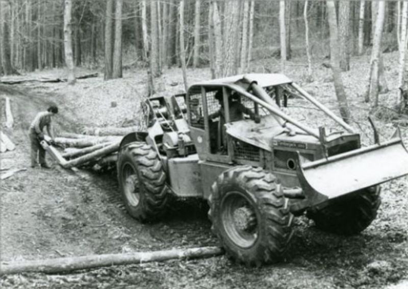 TRONCONNEUSES et travail en forêt....en photos d'époque - Page 2 33710