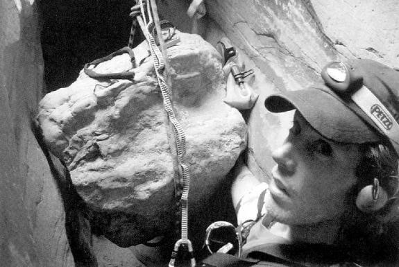 Aron Ralston :  Survivant mais à quel prix ?    (il s'ampute pour survivre ) Aron_r10