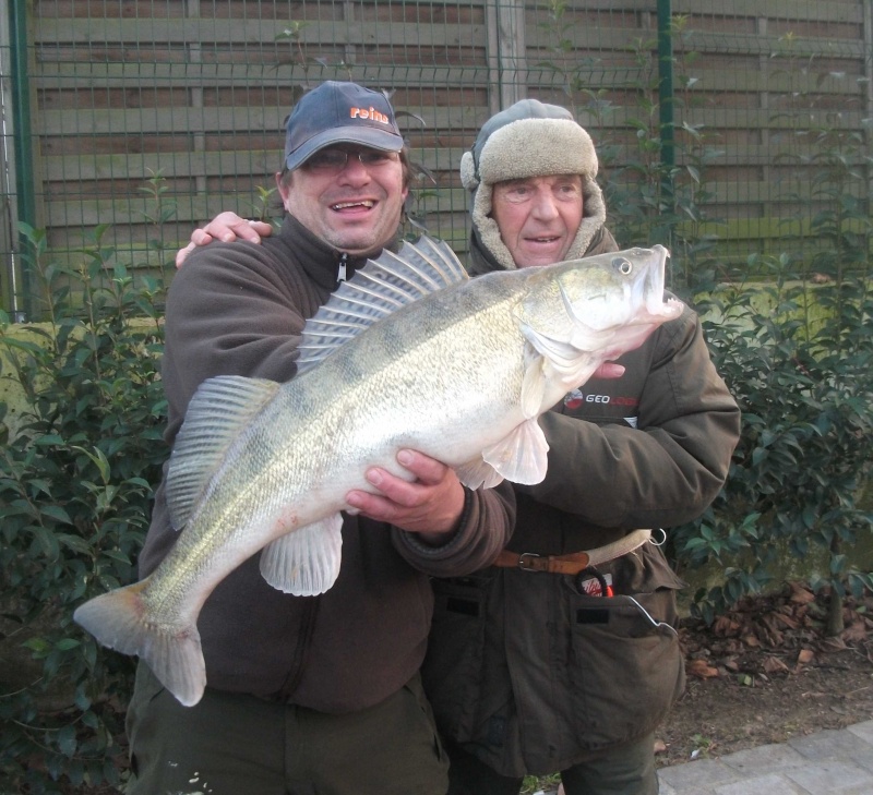 un zander de 90 up pour la fermeture !!!!! Dscf2211