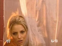 SmackDown du 4/02/2011 Trish_10