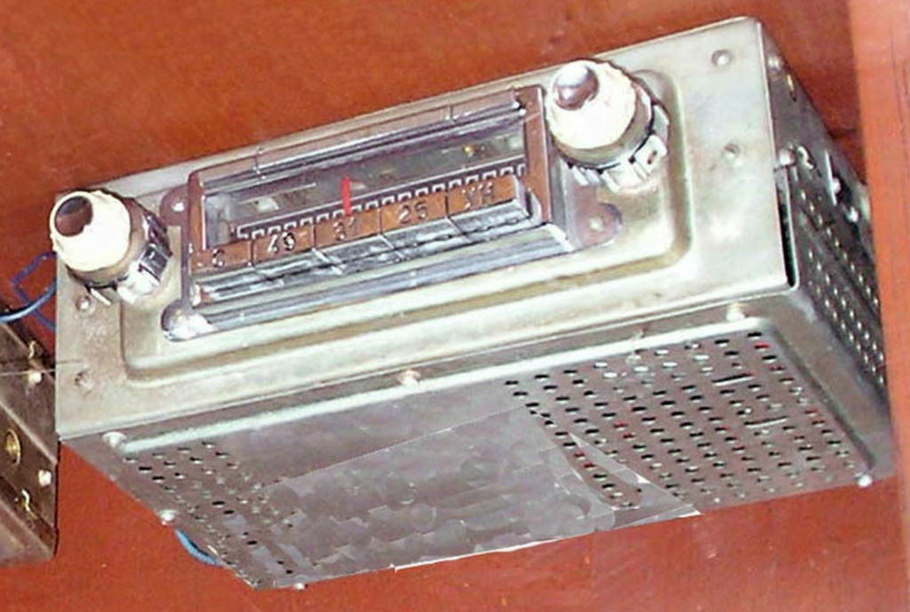 Автомобильные приемники Муромского радиозавода. Av_a-111