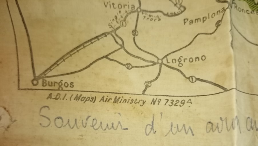 Carte en soie provenant d'un avion tombé en Normandie en 1943 2b11