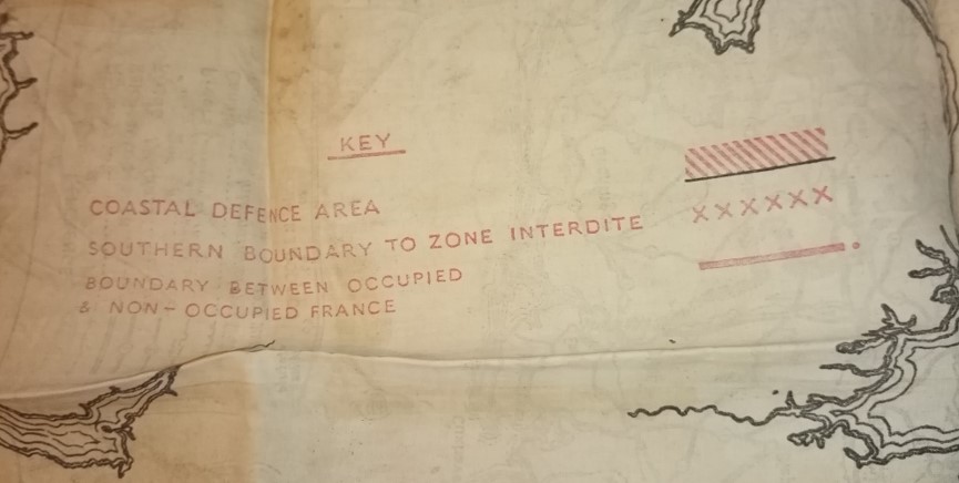 Carte en soie provenant d'un avion tombé en Normandie en 1943 2d11