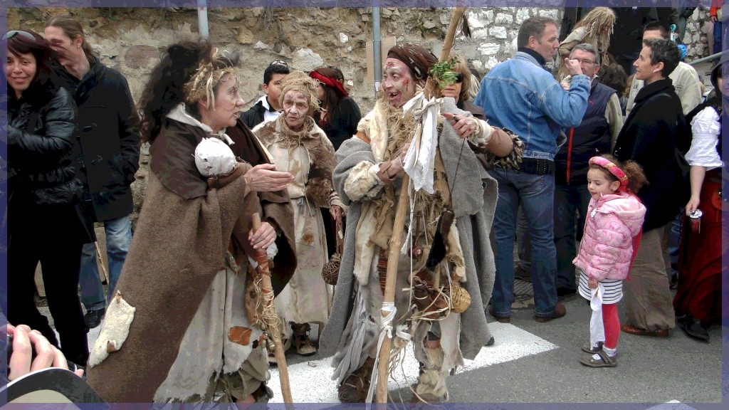 FETE MEDIEVALE A O6 BIOT AVRIL 2013 Les_pe10