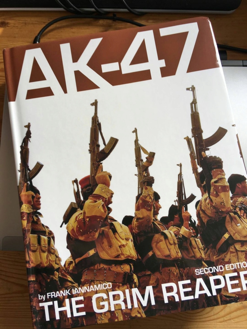 Deux excellents ouvrages concernant l'AK 47062b10