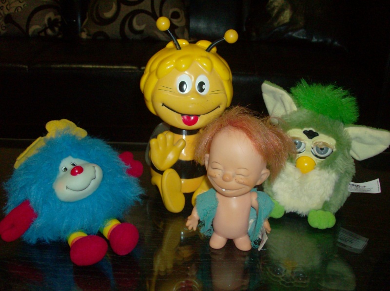 Lotto vario ! Folletto Iridella, Ape Maia , Furby e bambolotto anni 70 loose Hpim3810