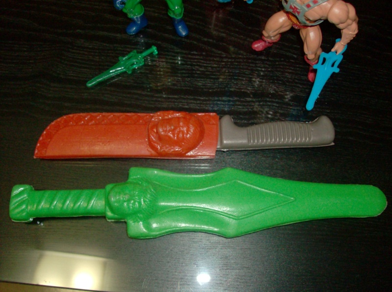masters - Masters Of The Universe He Man Jumbo Made in Messico + 2 Bootleg e 2 armi Masters Hpim3814
