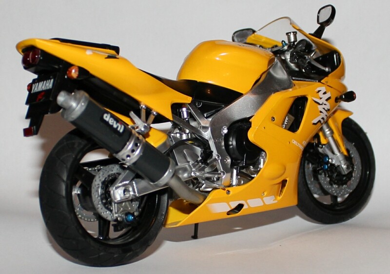 Yamaha YZF R1 0210