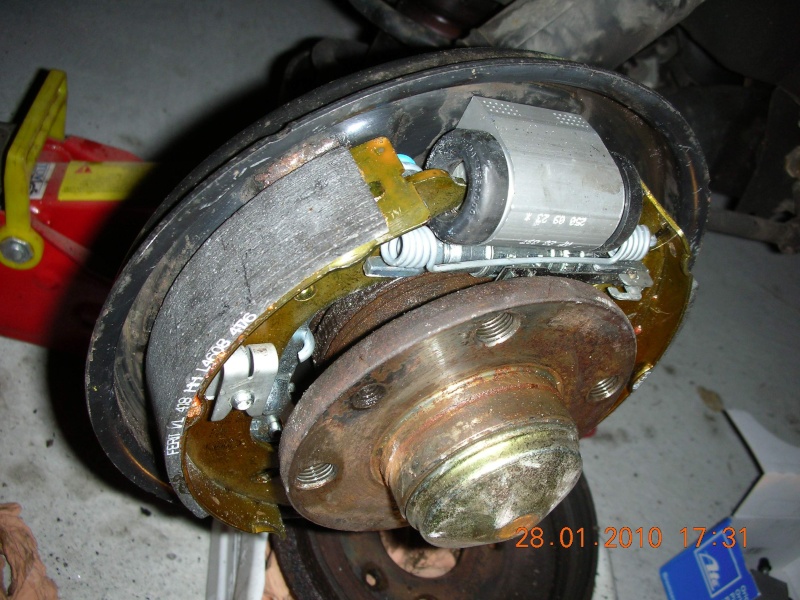 [ Fiat punto 60D 1.9 an 2002 ] changement de cable de frein a main Dscn3611