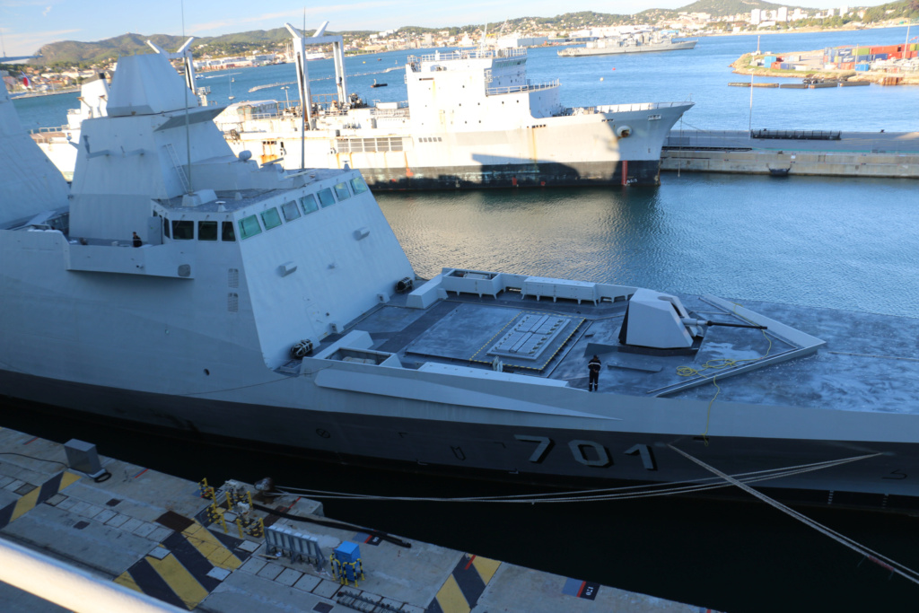 [Les ports militaires de métropole] Port de Toulon - TOME 1 - Page 30 Img_0713