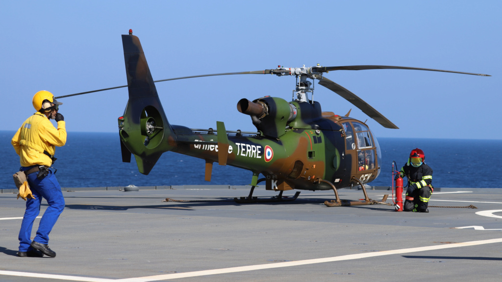 Porte-hélicoptères amphibie TONNERRE - Octobre 2021 Img_7510
