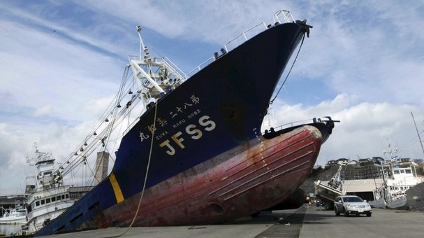 [JAPON] Navire de pêche KYOTOKUMARU Tsunam21