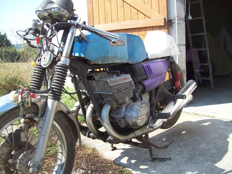 caferacer 3 cylindres 2 temps 550_ca16