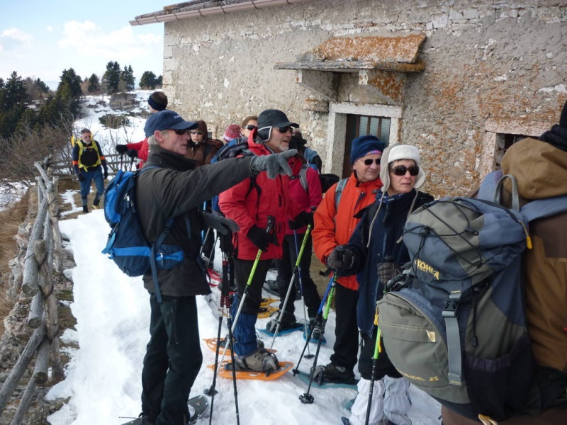 ESCURSIONE CON LE CIASPOLE DEL 10/02/2013 in Lessinia da Scandole (Bosco Chiesanuova) al Rifugio Bocca di Selva per Zamberlini con gli amici di Brescia P1050113