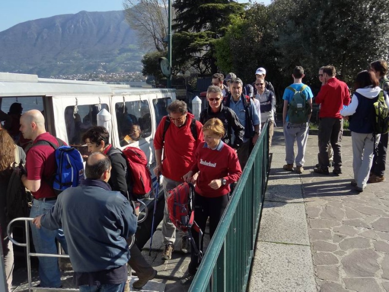 ESCURSIONE DEL 14/04/2013 periplo di Monte Isola sul lago d'Iseo. Ridime54