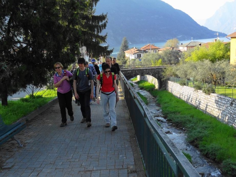 ESCURSIONE DEL 14/04/2013 periplo di Monte Isola sul lago d'Iseo. Ridime96