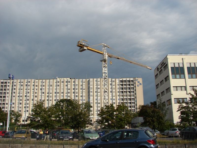 les grues à montage par éléments - Page 3 Dsc03310