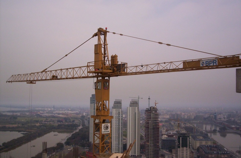 les grues à montage par éléments - Page 3 Repsol10