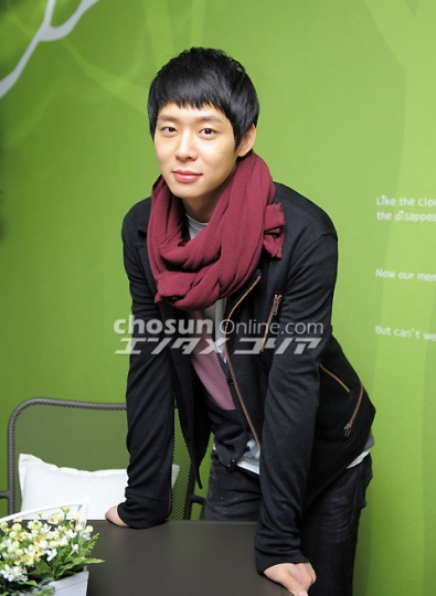 [Foto] Yoochun - Entrevista parte 2 1216