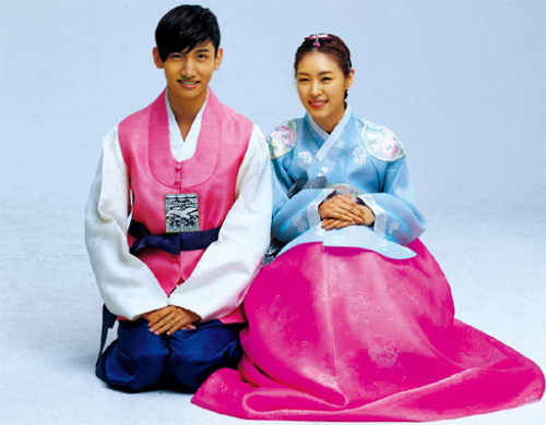 Lee Yeon Hee-Changmin "lectores, les deseamos un Feliz Año Nuevo" 20110210