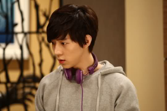 Yoohwan debuta como actor y recibe la calificación de aprobado  Ohn7h510