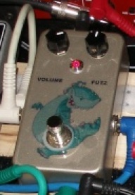 Le "pedalboard" nouveau est arrivé ! Fuzz_b10