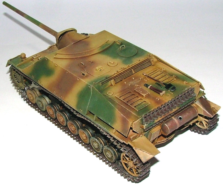 Jagdpanzer IV [ITALERI] + Canon alu [JR] + chenilles [QUARTER MASTER] + bas de caisse arrière [TIGER MODEL]. Dscf0032