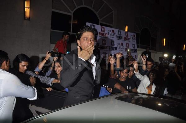 Shah Rukh aux anniversaires Bright16