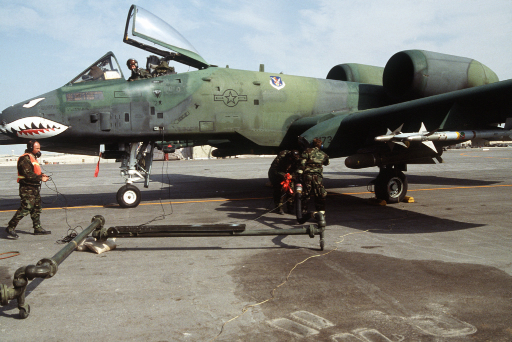 [ Italeri ]  A-10A Warthog  USAF  -fini- 80-01710