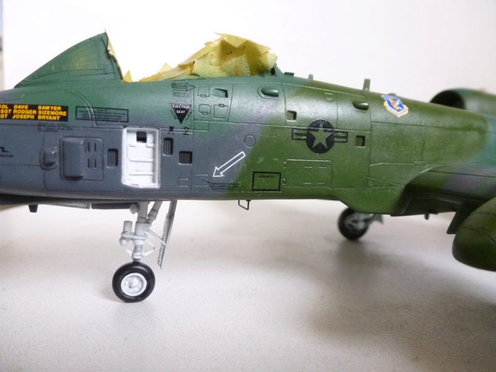 [ Italeri ]  A-10A Warthog  USAF  -fini- - Page 2 P1230115