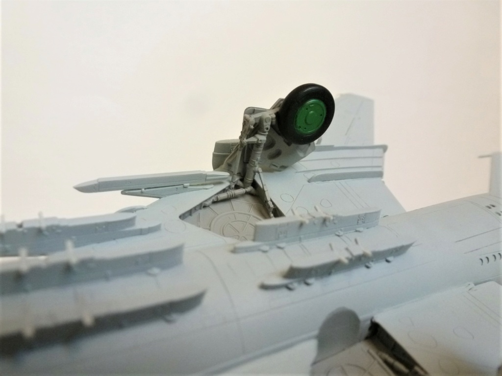 [ Modelsvit] Su-22 M3 J + [ Vespa Model Kit]  South Yemen [FINI] P1260435