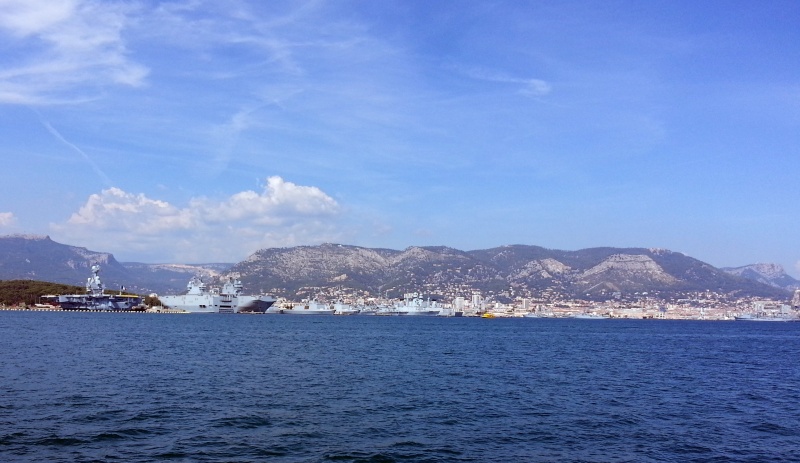 [Les Ports Militaires de Métropole] Visite de la rade de Toulon - Page 5 La_fan10
