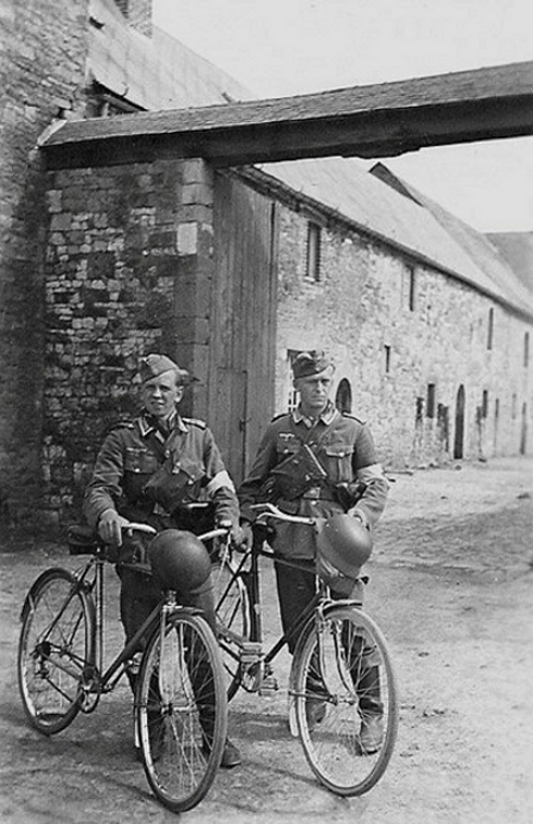Les vélos de l'armée Allemande ww2 - Page 3 Tdj1010