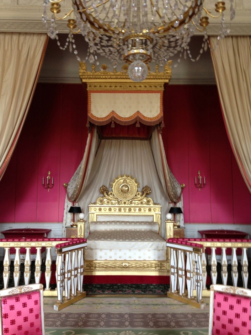 Louis XVIII est mort dans ce lit ? Img_8914