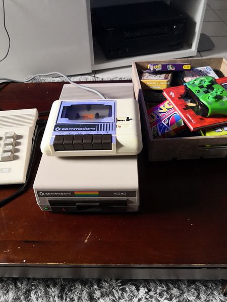 [VENDU] Commodore 64 + 1541 + Datassette Img_2146