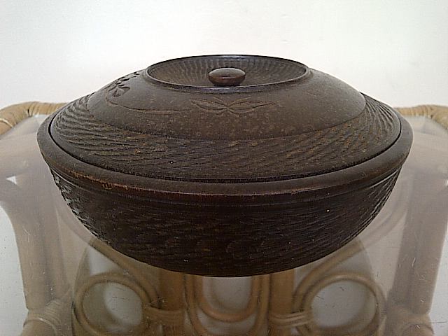 treen dish server with lid, where is this bowl with lid from? Img-2139