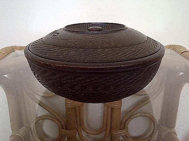 treen dish server with lid, where is this bowl with lid from? Img-2140