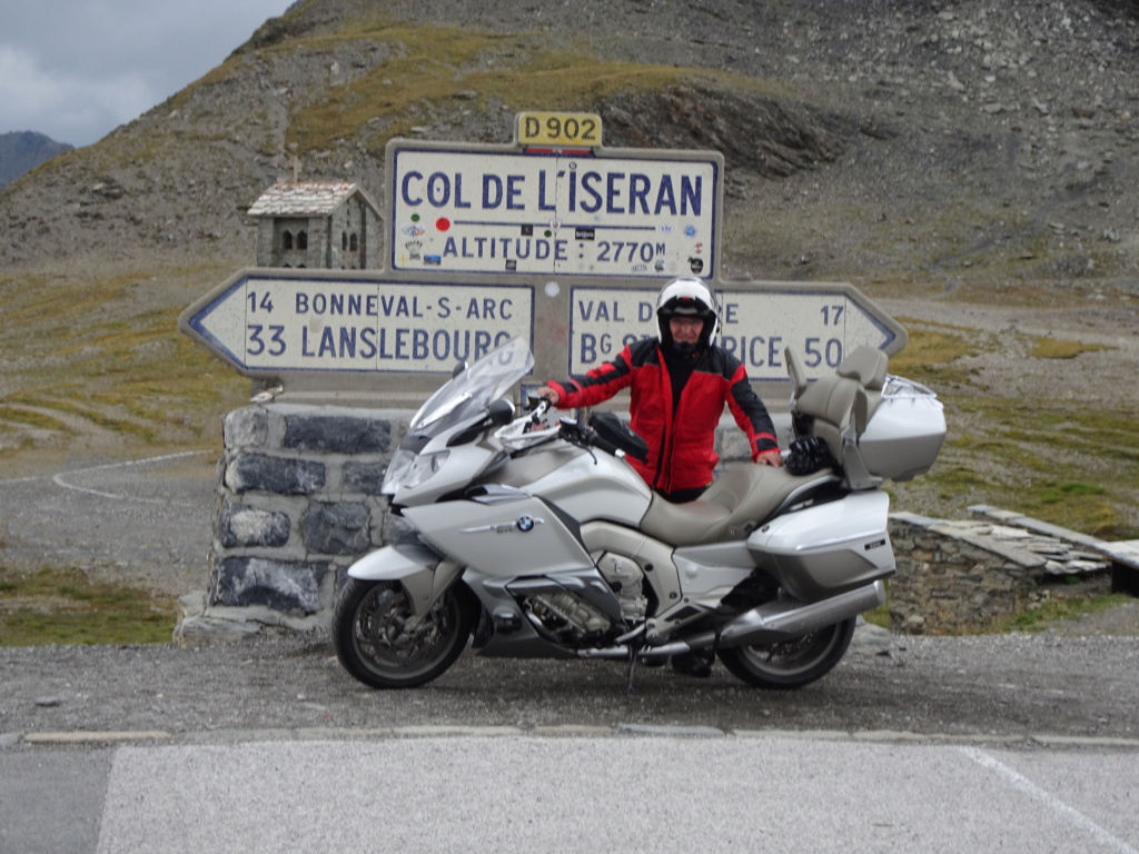 L'ours sur la Route des grandes Alpes 08-20123