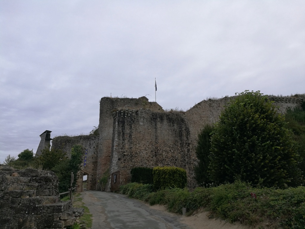 Tiffauges, le château de Gilles de Rais. Img_2020