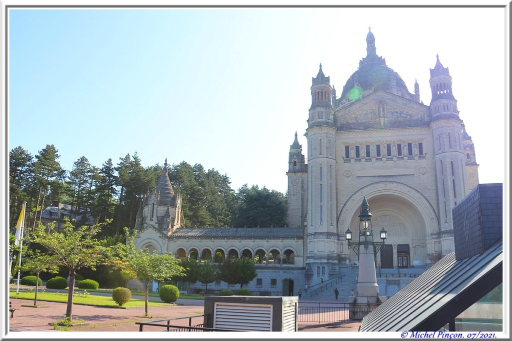 BALADE en NORMANDIE II  "LISIEUX & La "BASILIQUE STe THérèse" (14) Dsc11580