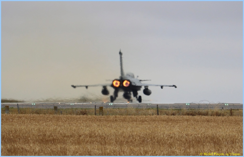 Les Aéronefs qui passent par la Base Aérienne "105" d'Evreux (27) - Page 2 Dsc12542