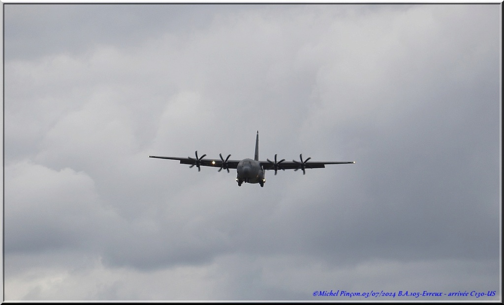 Les Aéronefs qui passent par la Base Aérienne "105" d'Evreux (27) - Page 3 Dsc20413