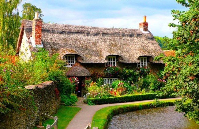 La route des chaumières en Angleterre * X_17190