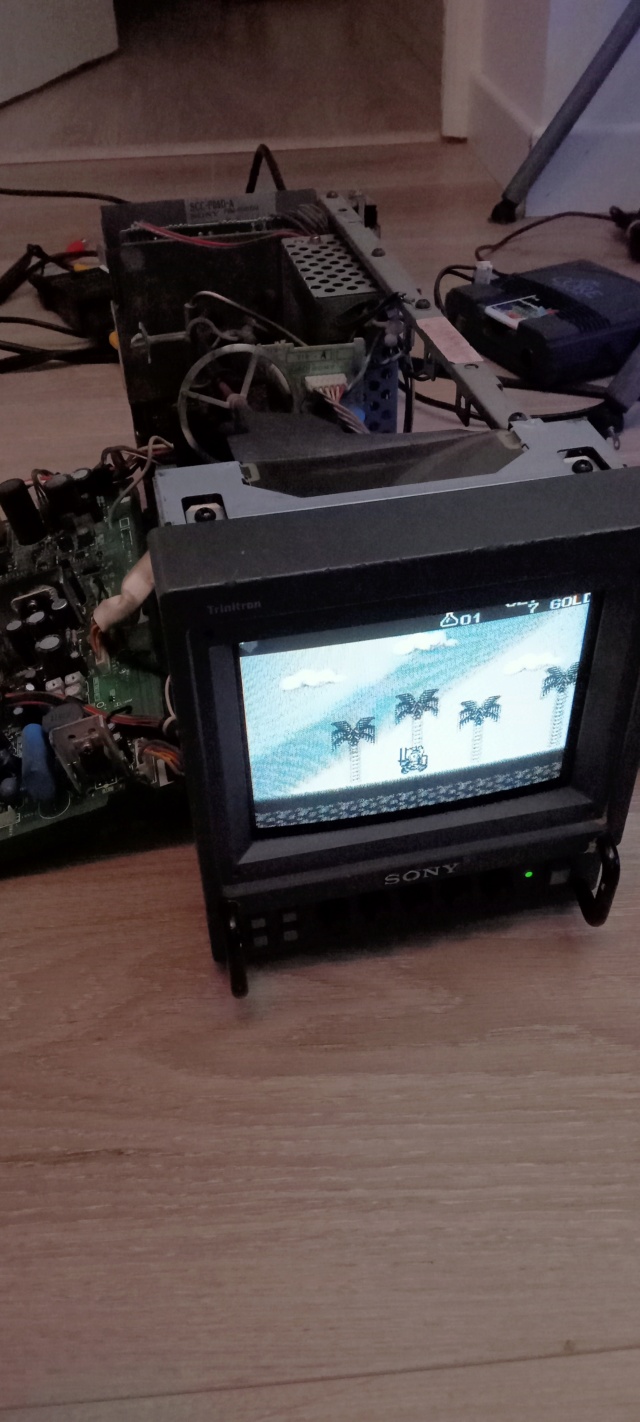 (résolu) Perte subite de couleurs sur un sony PVM devenu noir et blanc Img20402