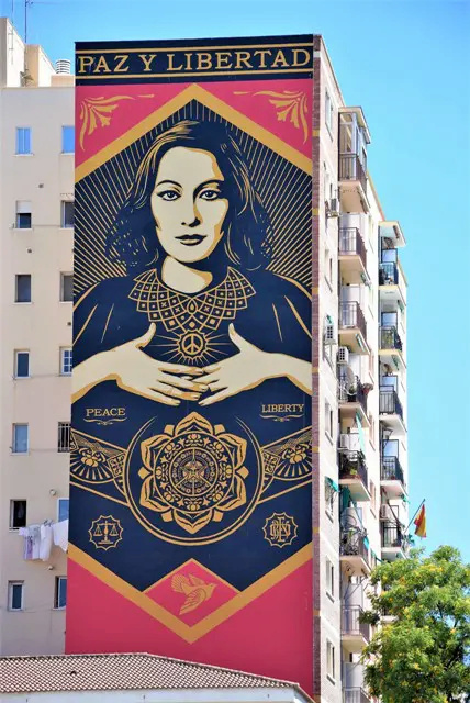 Shepard Fairey : artiste issu du milieu du skateboard! Malaga10