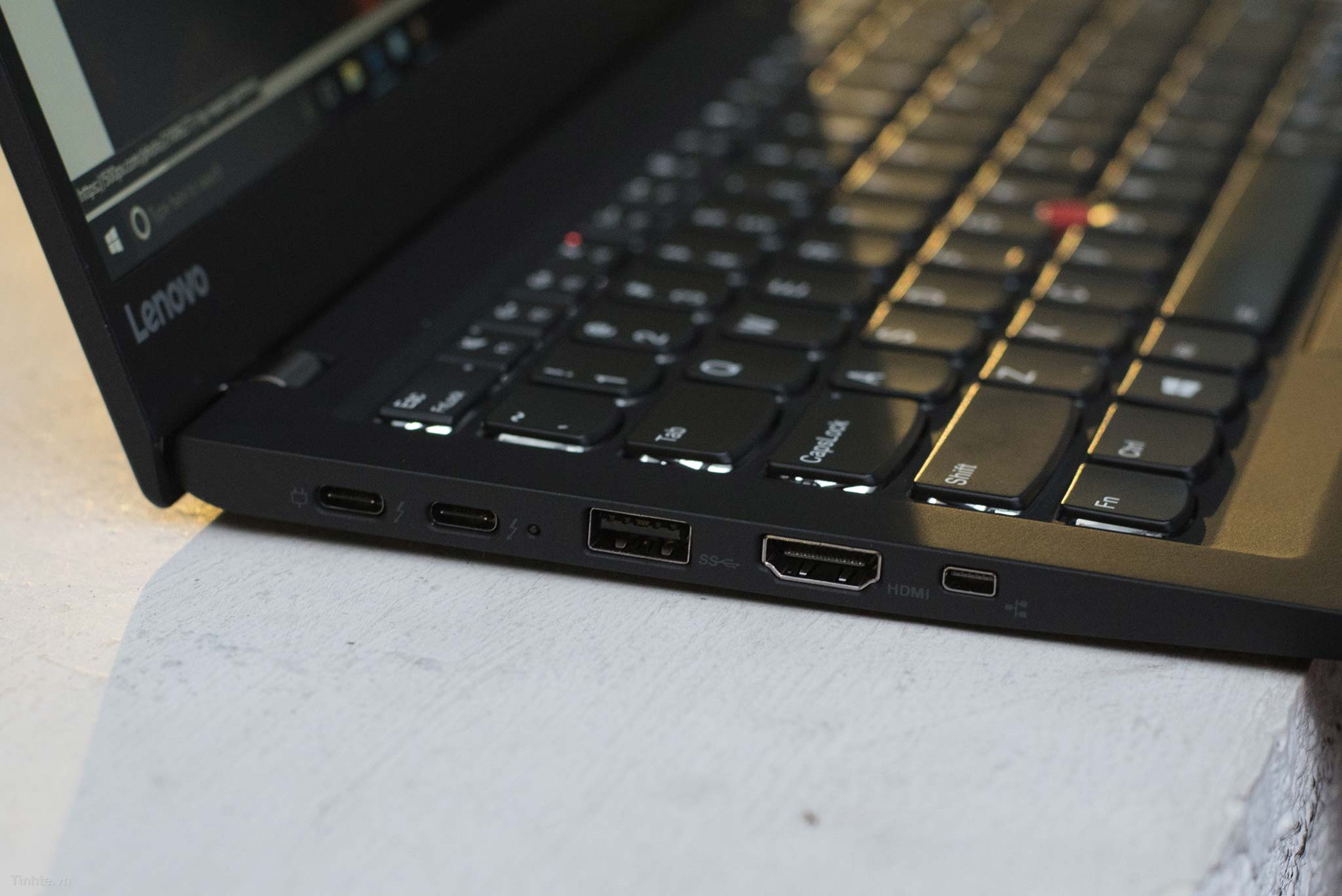 ThinkPad X1 cacbon - laptop cao cấp cho doanh nhân 40653315