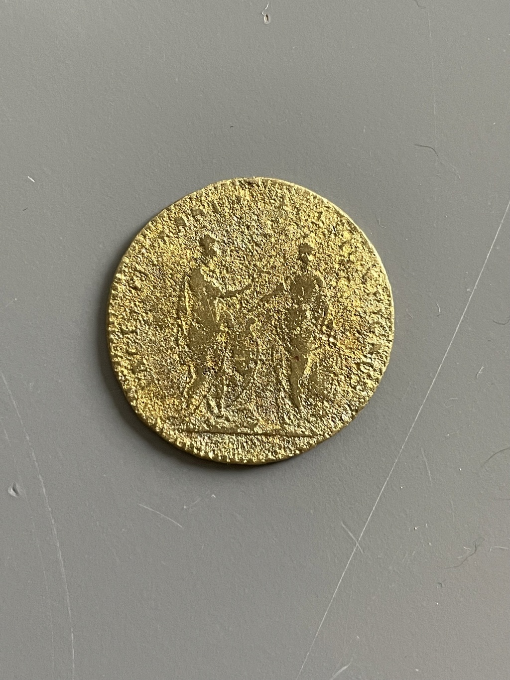 Monnaie / jeton royal(e) en or?  Img_7329