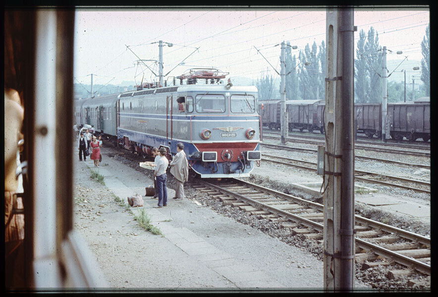 Imagini vechi cu trenuri CFR - Pagina 63 251_8510