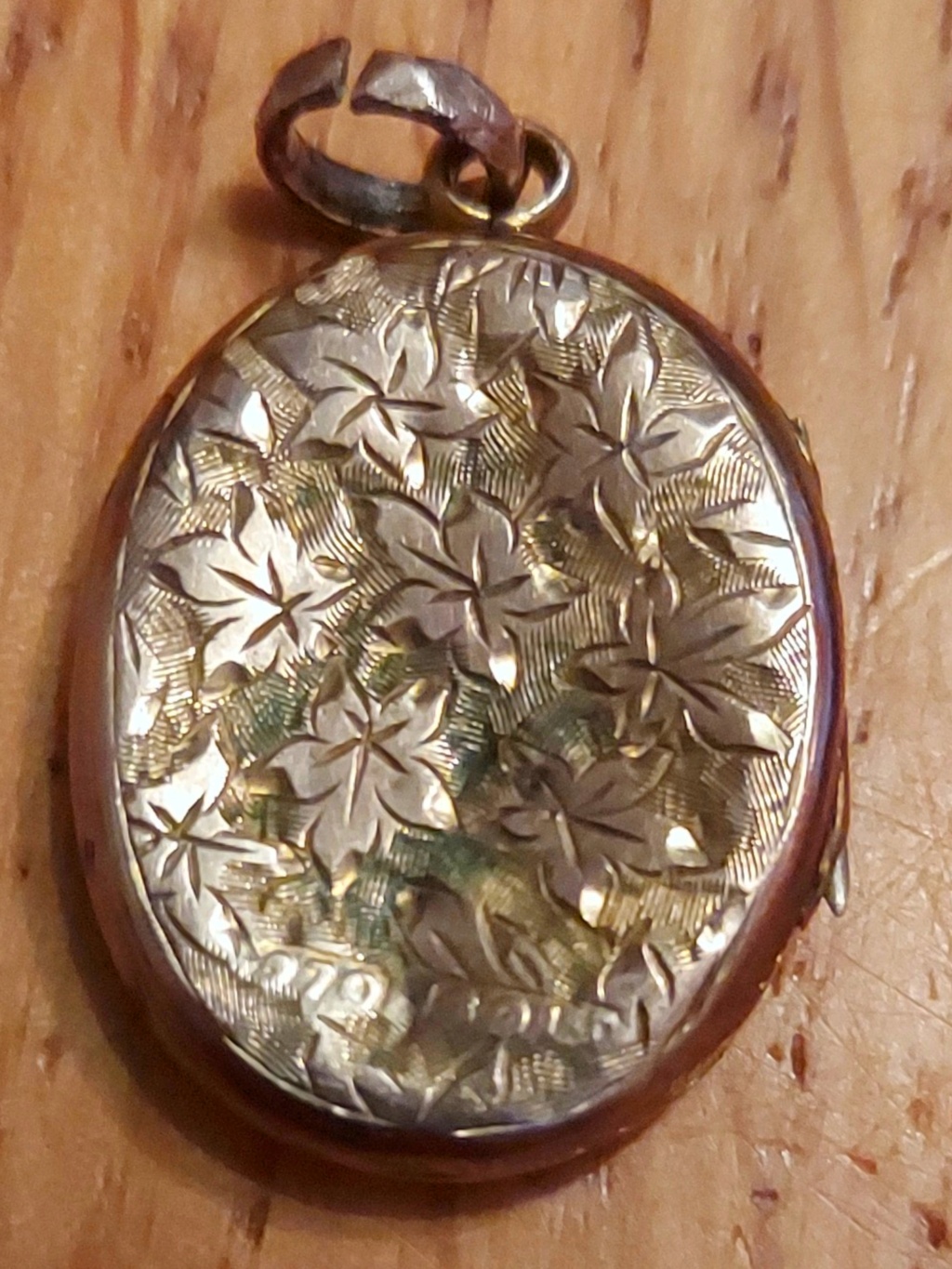 Locket marked 270 Gold 0744b10