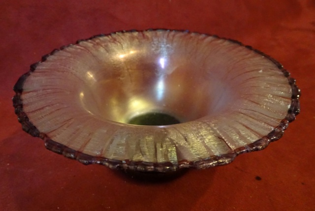 any information on this glass dish please - Okra 10306a10